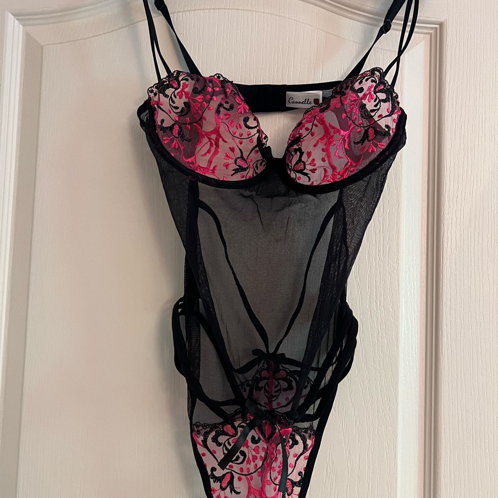 Cannelle Bodysuit Mesh Lace Black/Pink French 90C/US 34C Lingerie NWOT  nellie81